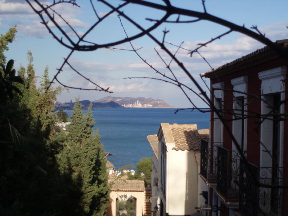 Aussicht aus der Anlage bergabwärts Occidental Pueblo Acantilado