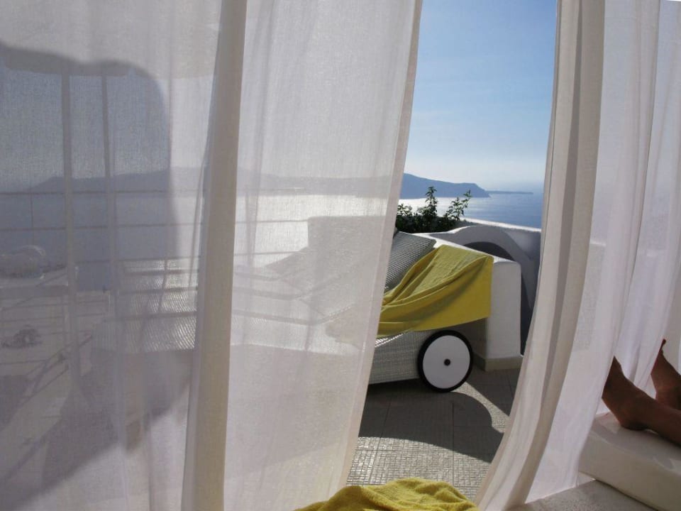 Behind the curtain Hotel Homeric Poems