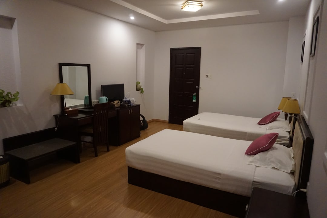 Zimmer Chau Pho Hotel