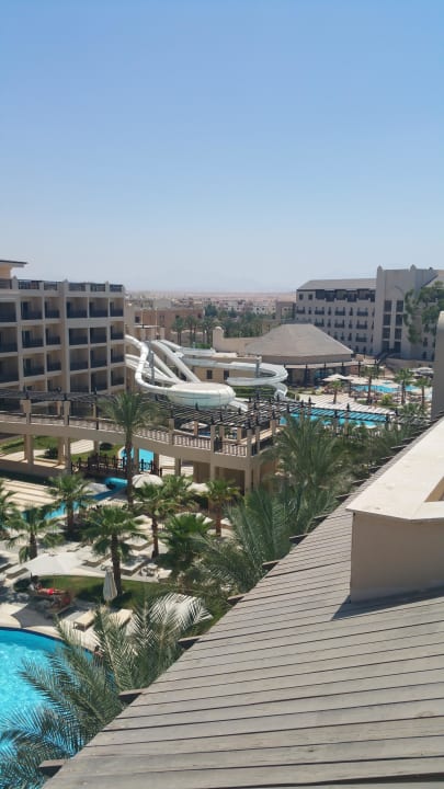 Ausblick vom Dachpool Steigenberger Aqua Magic