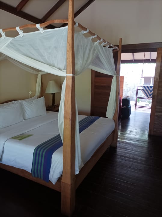 Zimmer Filitheyo Island Resort