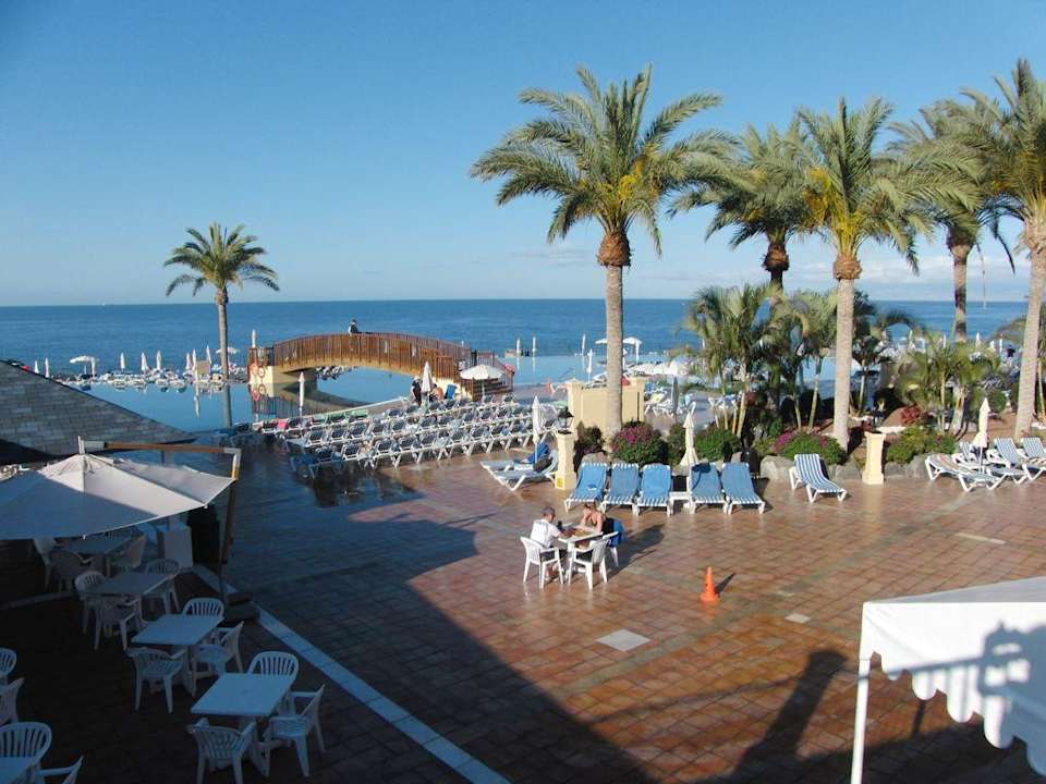 Pool und Atlantik Bahia Principe Sunlight Costa Adeje