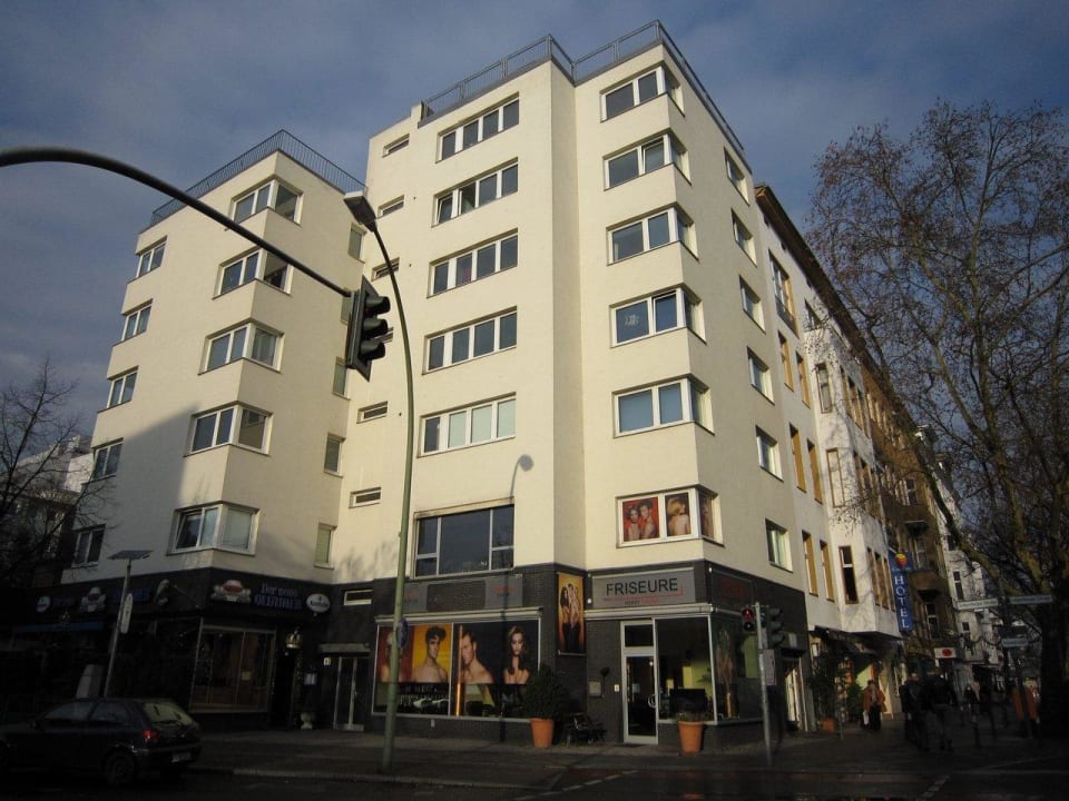 Street view Safestay Berlin Kurfürstendamm