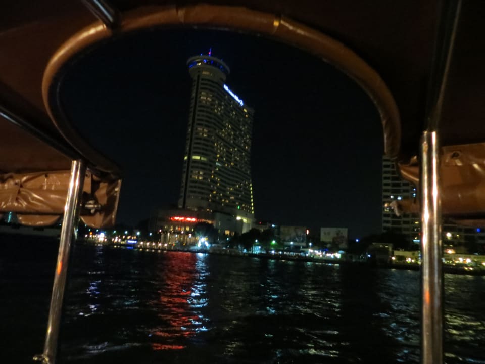 Vom Boot aus  Millennium Hilton Bangkok