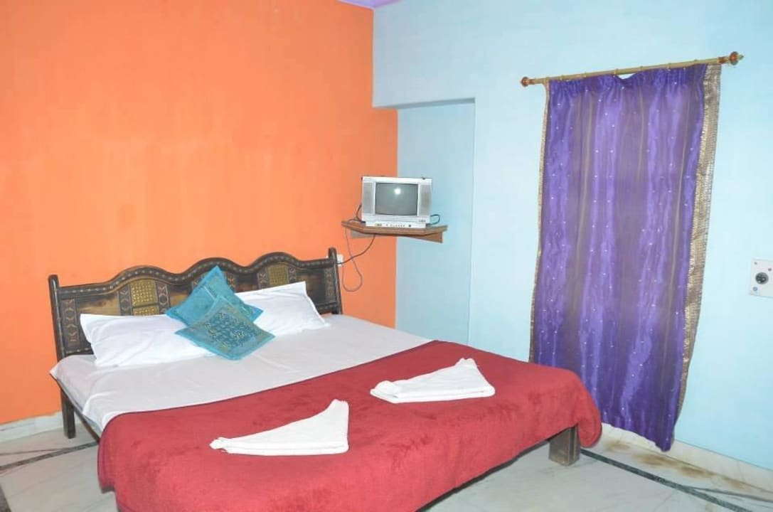 Double Room Abu Safari Hotel