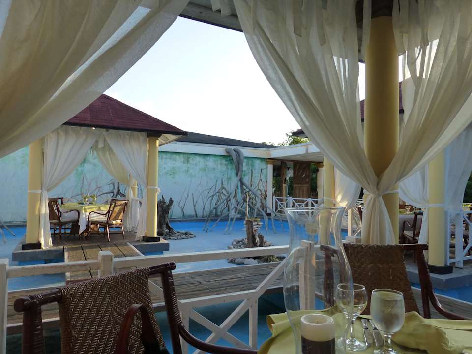 Tischinseln im Buffetrestaurant Latino Hotel Playa Pesquero