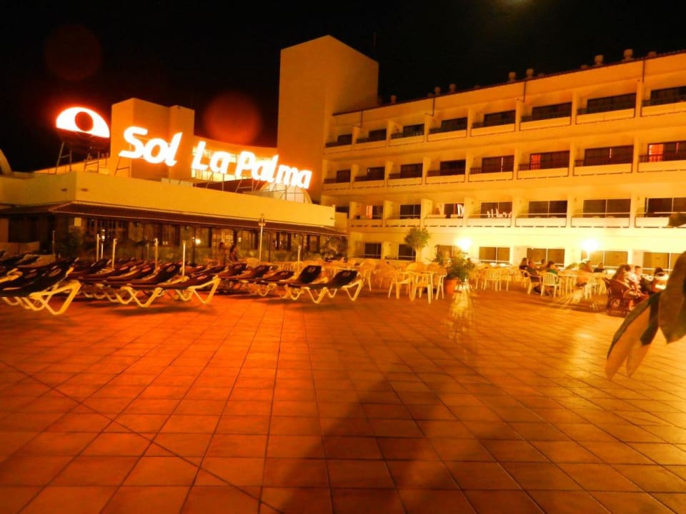 Wyjście na plac przed hotelem. Melia La Palma Hotel