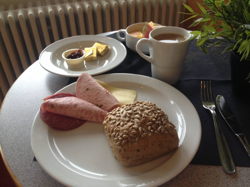 Frühstücken  Jugendherberge Stuttgart International