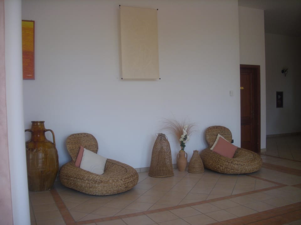 Legerer Eingangsbereich Hotel Montecallini