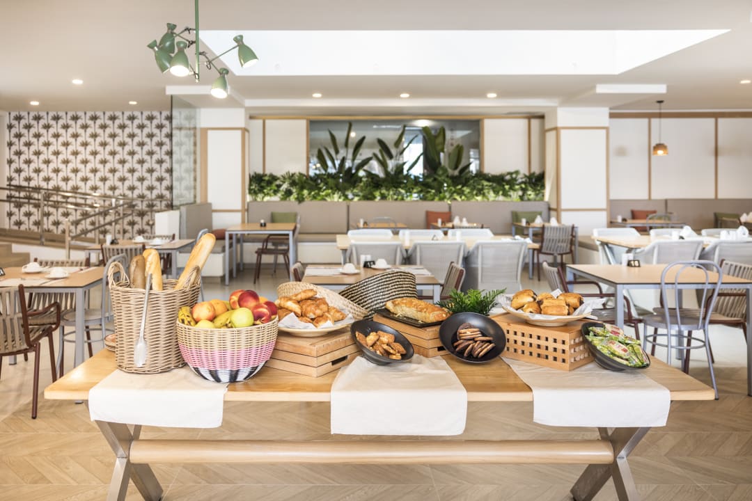 Gastro Hotel LIVVO Anamar Suites