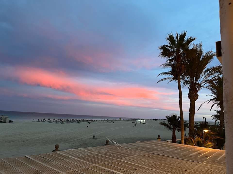 Außenansicht Hotel Riu Oliva Beach Resort