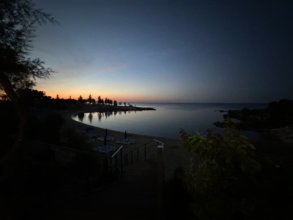 Strand Crystal Springs Beach Hotel