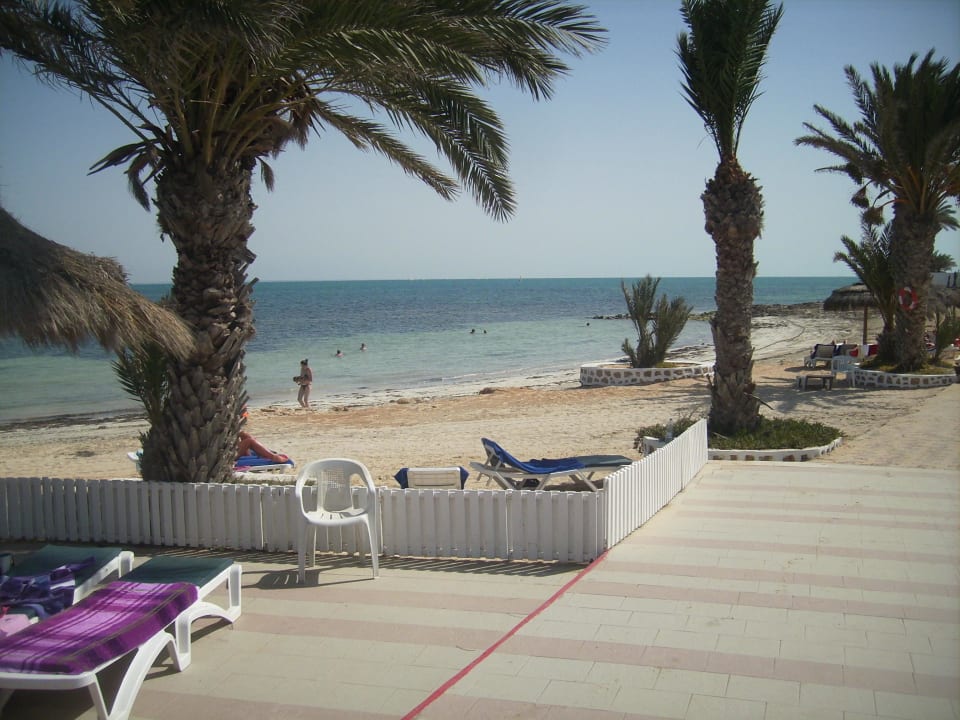 Blick vom Pool aufs Meer  Hotel El Mouradi Djerba Menzel