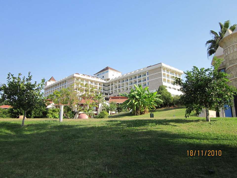 Haupthaus aus Richtung Strand kommend Horus Paradise Luxury Resort & Club