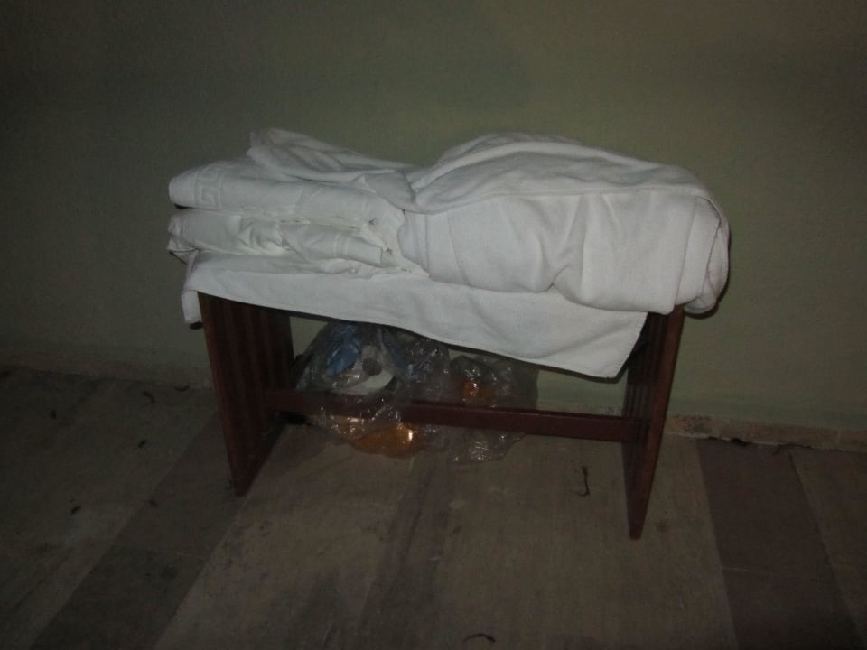 Zwischenlagerung der Handtücher VONRESORT Golden Beach