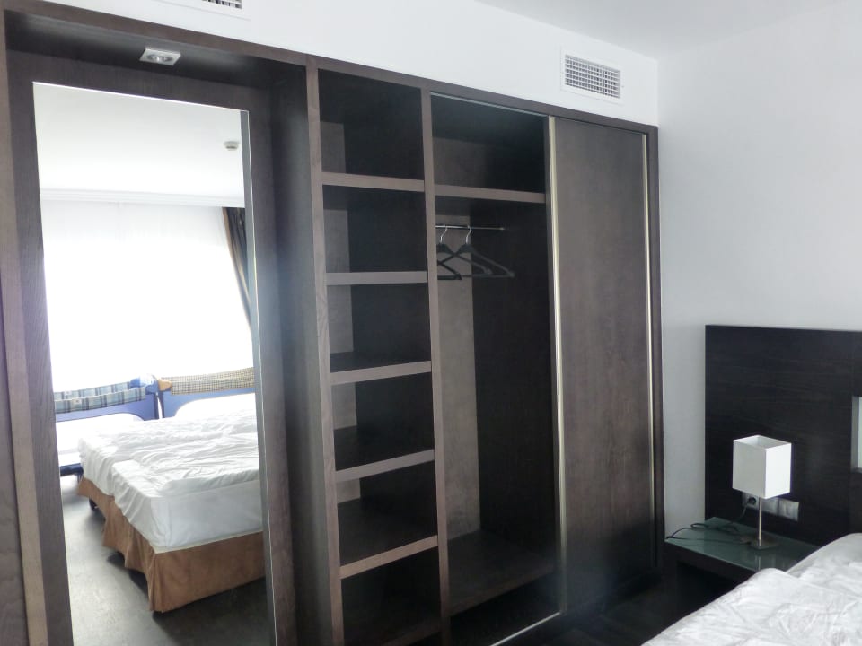 Familien-Suite 224: Schlafzimmer allsun App.-Hotel Esquinzo Beach