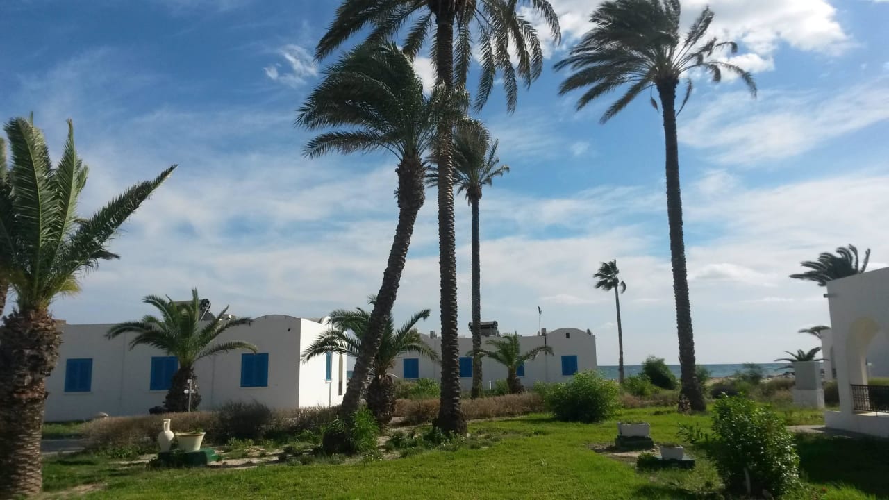 Blick auf die Bungalows Royal Lido Resort & Spa