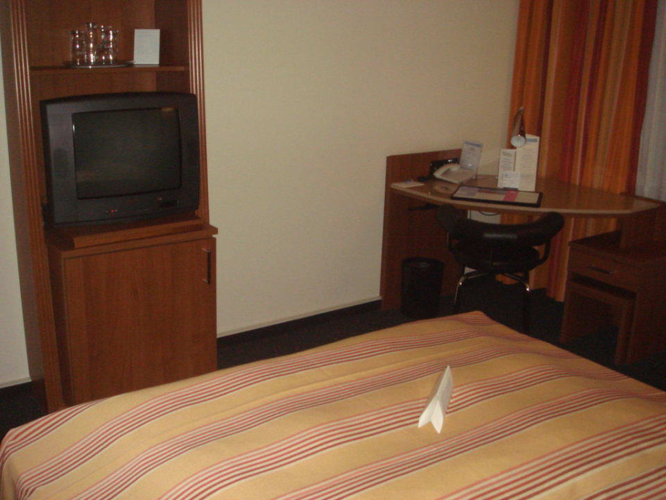 Großes Zimmer Hotel NH Hamburg Altona