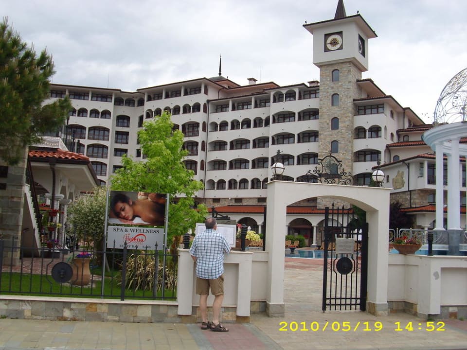 Hotel von außen Helena Sands