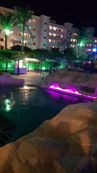 Pool King Tut Resort