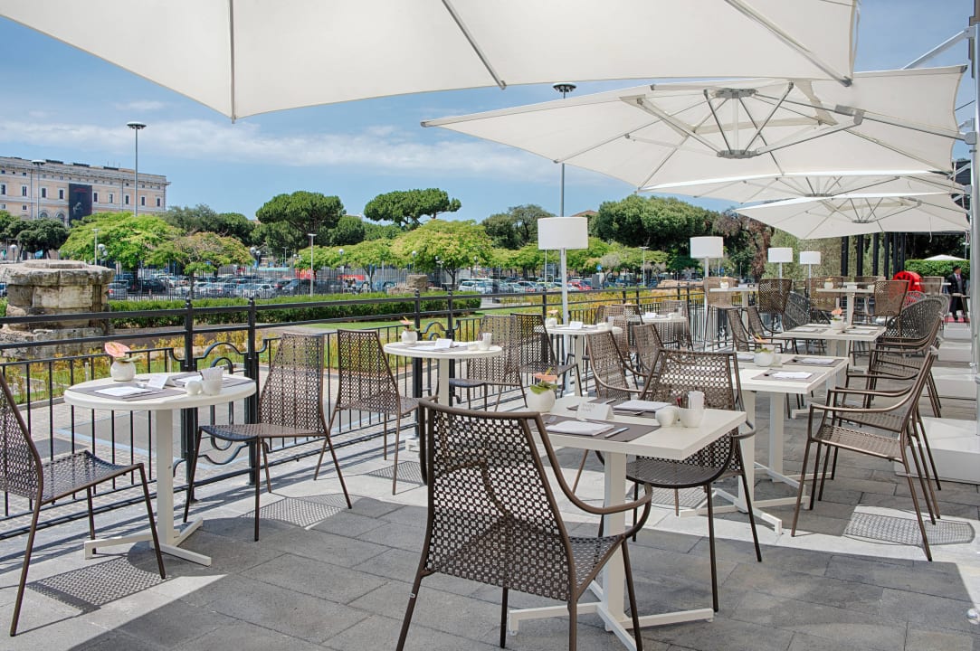 Exterior Restaurant NH Collection Roma Palazzo Cinquecento