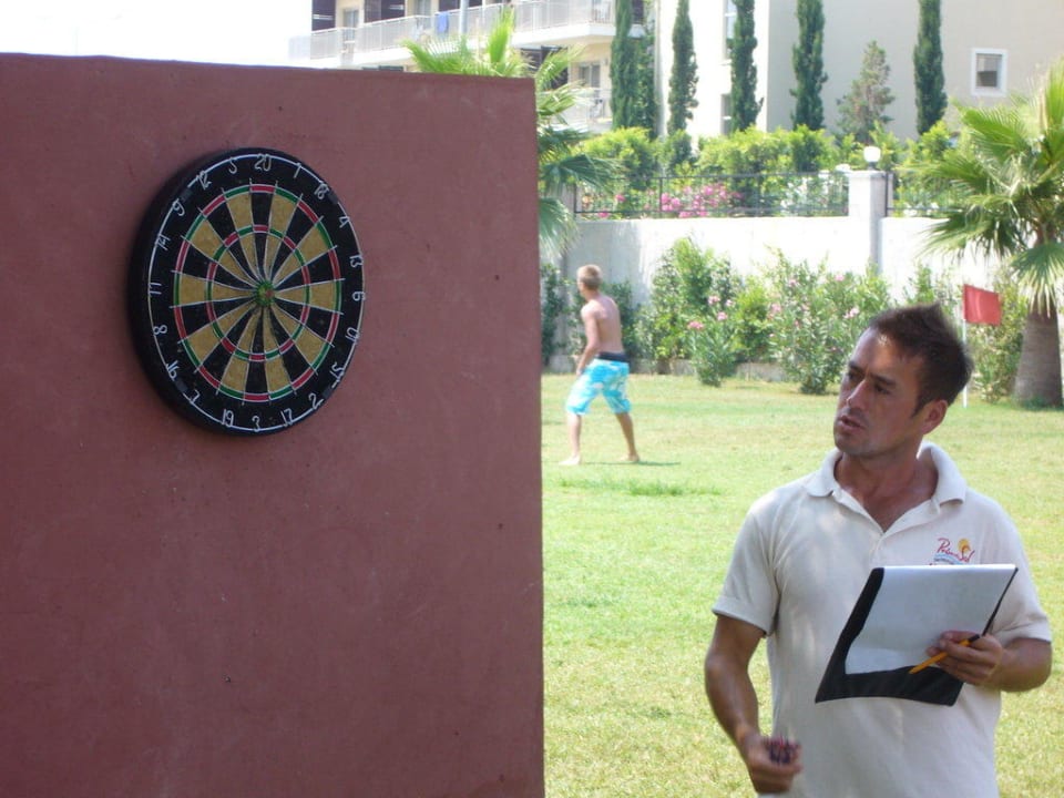 Tuncay, der Dart-Chef Hane Family Resort