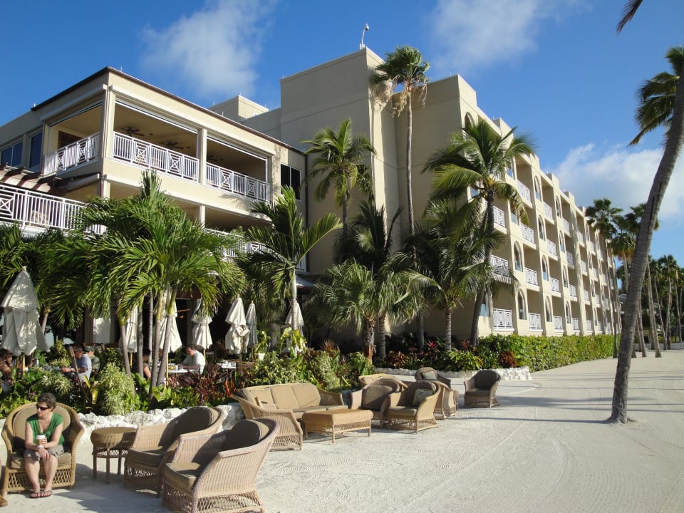Hauptgebäude mit Meerblick Hotel Cheeca Lodge and Spa