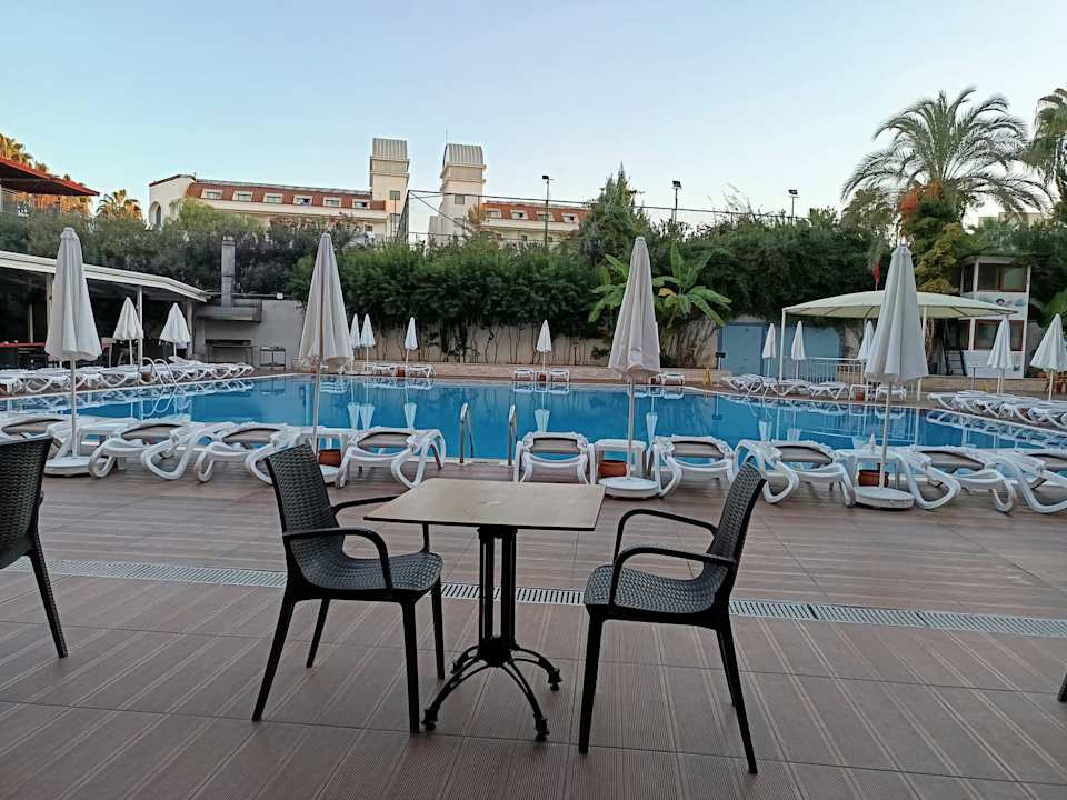 Pool Side Aquamarin Resort & Spa