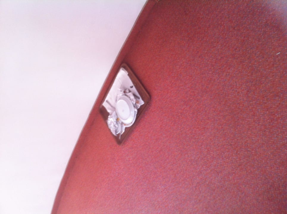 Flur zu den Zimmern Royal Tulip Taj Sultan