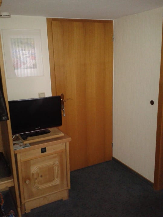 Zimmertür in Deckenhöhe Hotel Zum Stern