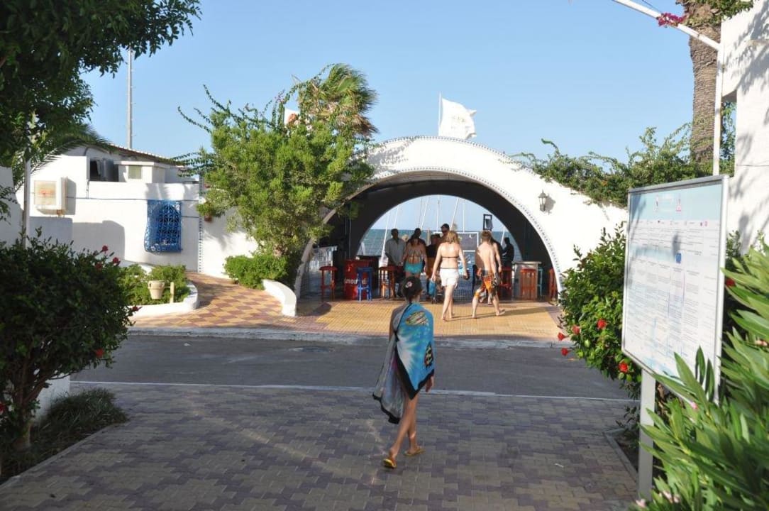 Auf dem Weg zum Strand... El Mouradi Club Kantaoui