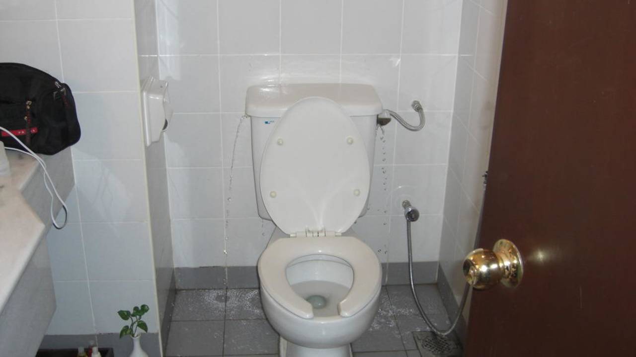 Überlaufende Toilettespülung Vistana Hotel