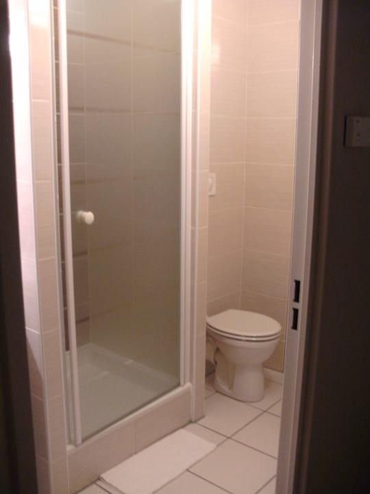 Bad vom Zimmer 306 Hotel Arena Bordeaux Sud - Gradignan - Talence