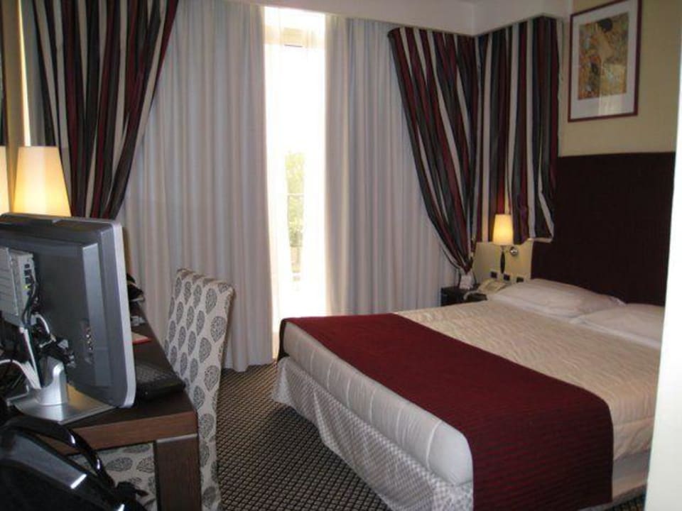 Zimmer 411 Hotel Cardinal Saint Peter