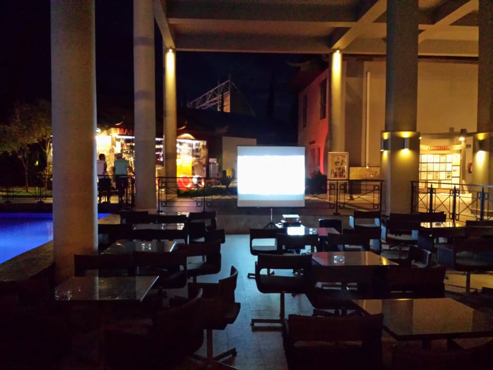 Bundesliga auf Leinwand Limak Lara Deluxe Hotel & Resort