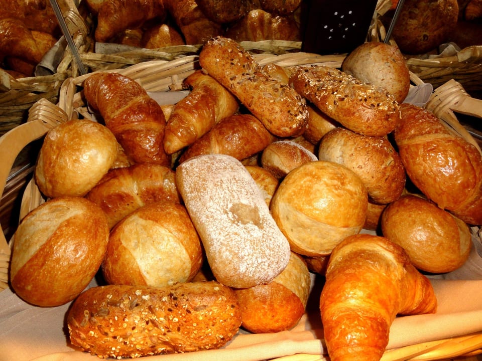 Brotkorb des Frühstücksbüffets Hotel Admiral