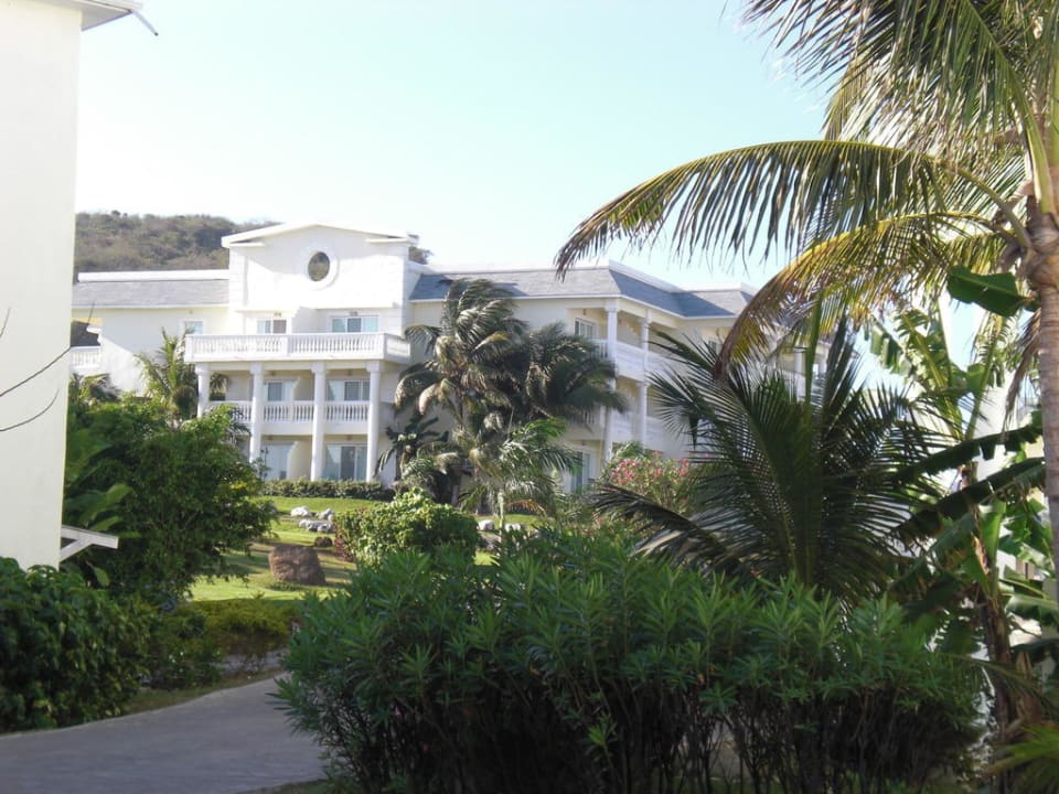 Gepflegte Gartenanlage Hotel Grand Palladium Lady Hamilton Resort & Spa