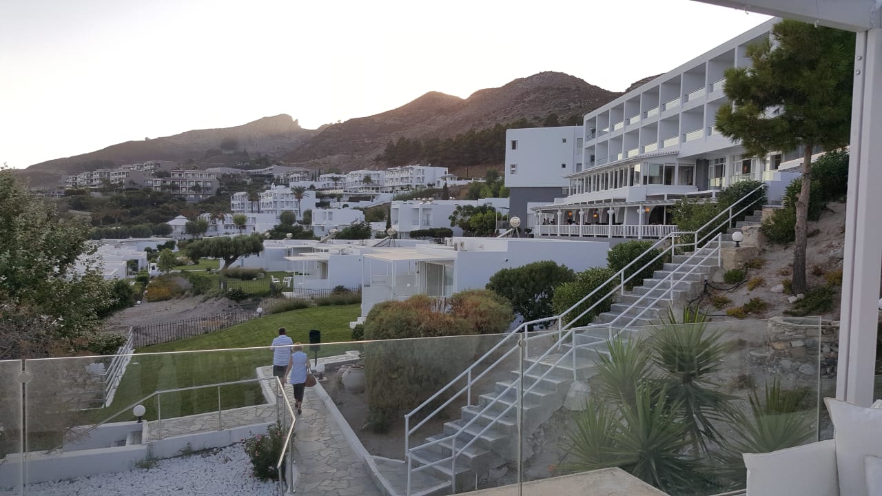 Blick über die Anlage Dimitra Beach Hotel & Suites