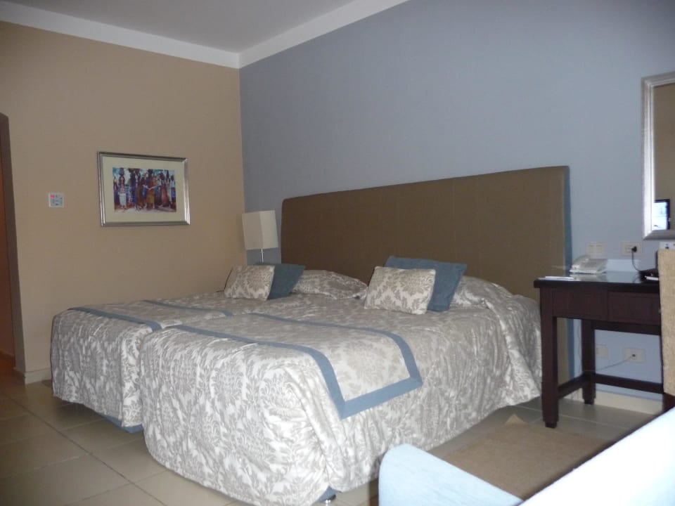 Großes Bett JAZ Aquamarine Resort