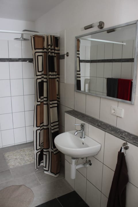 Badezimmer, Familienzimmer Gästezimmer Familie Güntert