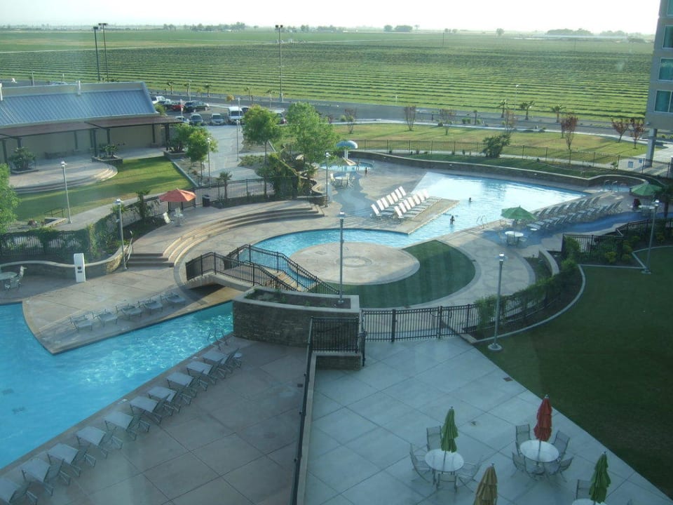 Blick in Garten und Pool Tachi Palace Hotel and Casino