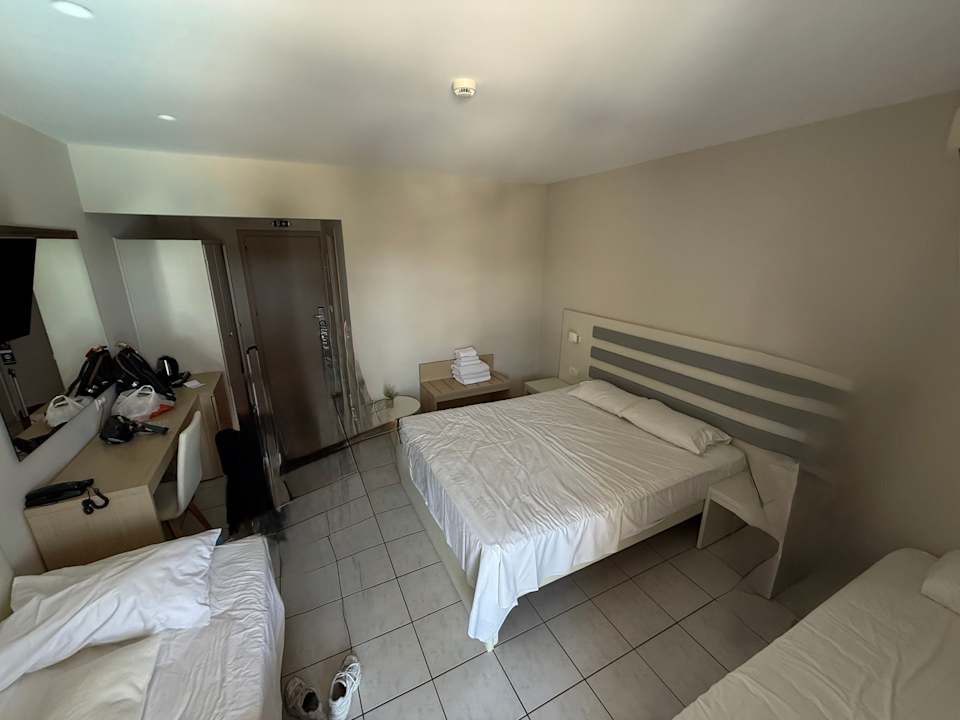 Zimmer CNic Gemini Hotel