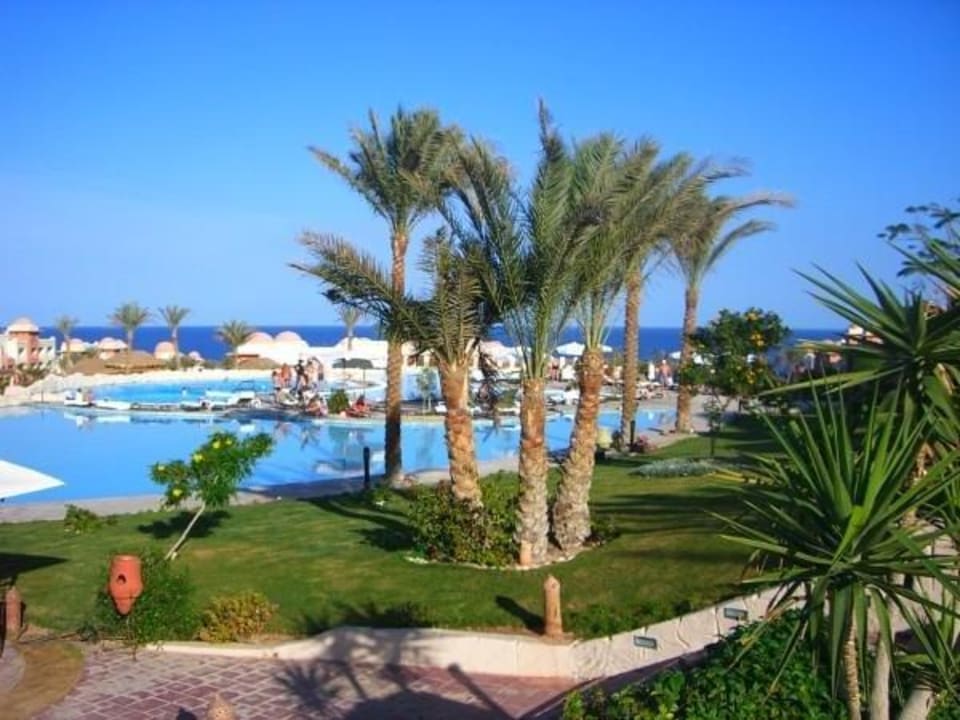 Einer der sieben pools Serenity Alpha Beach