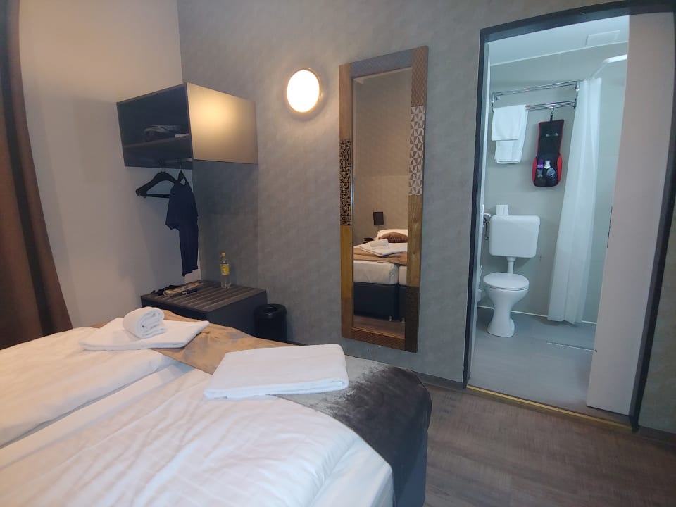 Zimmer Garner Hotel Vienna