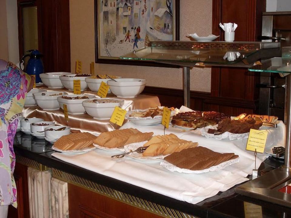 Riesiges Frühstücksbuffet Helena Park