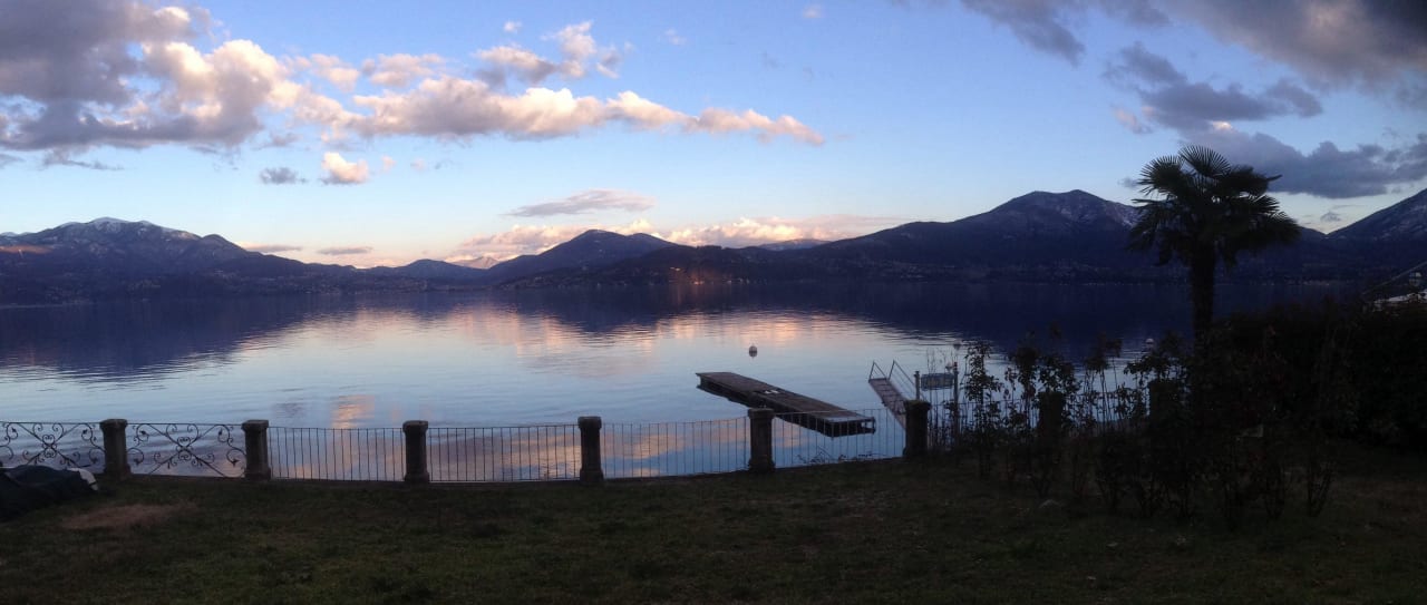 Vista lago da casa e vela Hotel Residence Casa e Vela
