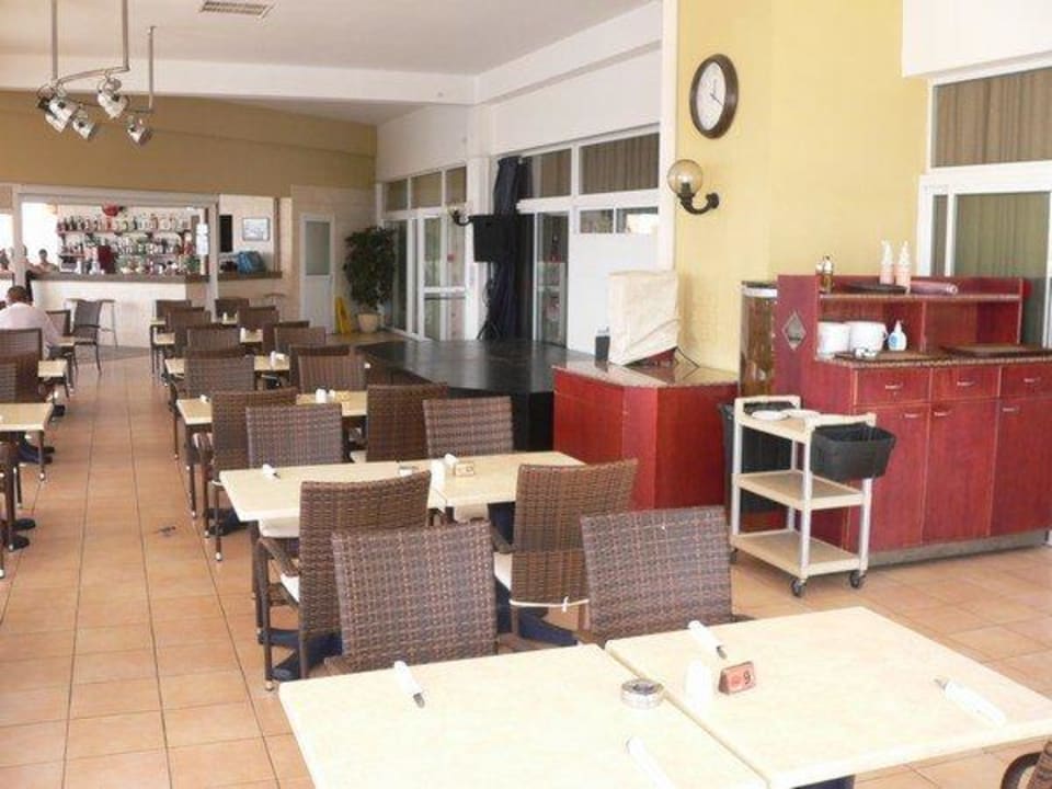 Neue Bestuhlung außen Aktea Beach/Holiday Village