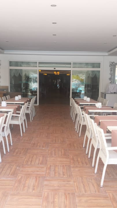 Eingang vom Pool zum Restaurant  Dream World Resort & Spa