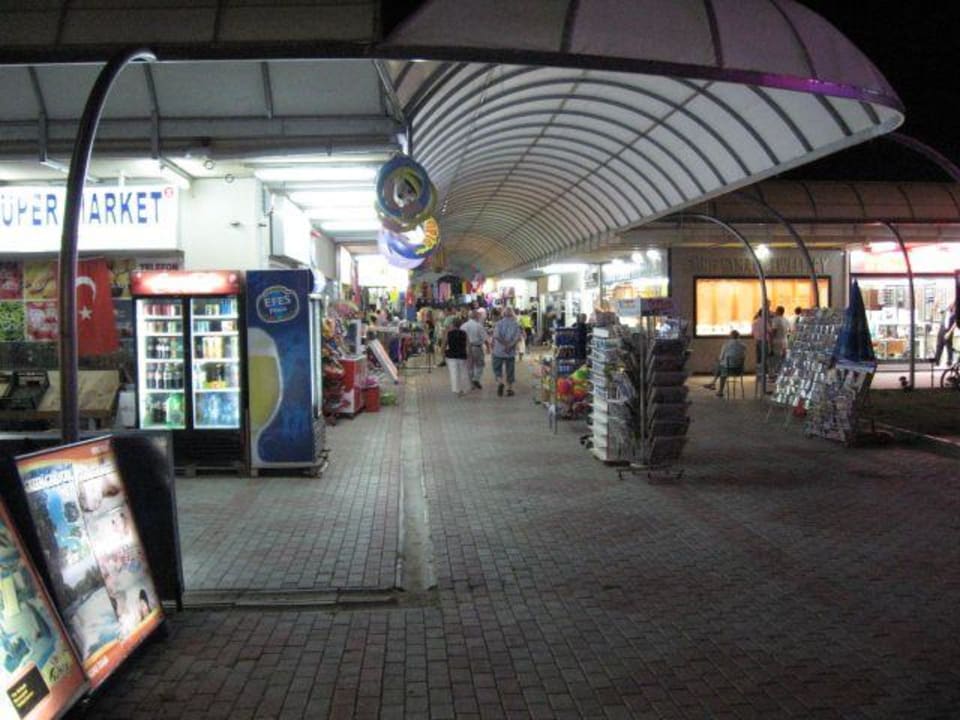 Basar 50 m vom Hotel FUN&SUN Smart Hane Sun Hotel
