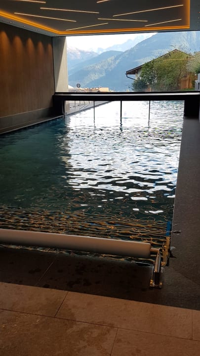 Pool Maraias Luxury Suites & Apartments